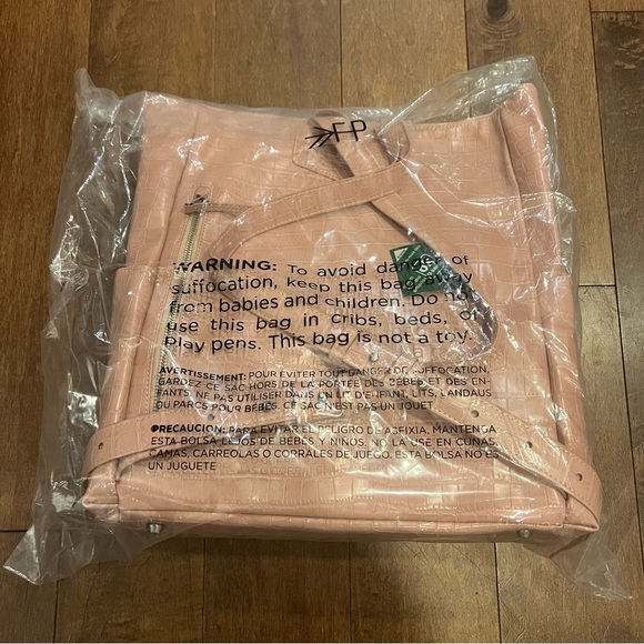 NWT Freshly Picked Rose Minimal Water Resistant Faux Leather Diaper Backpack - Picture 2 of 11